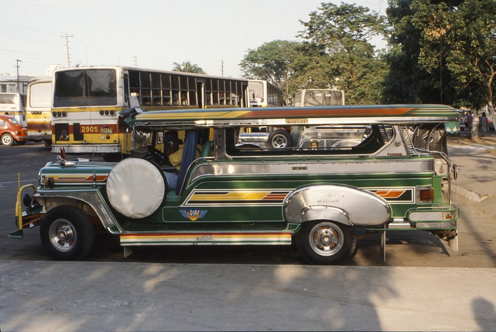 xe jeepney doc dao sap chia tay nguoi dan philippines
