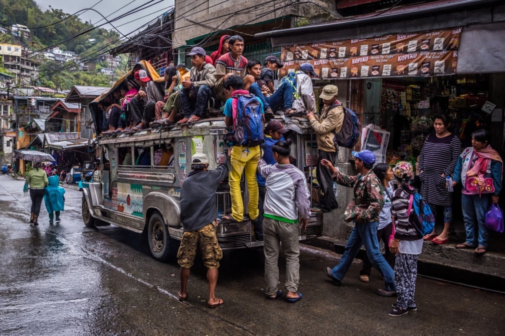 xe jeepney doc dao sap chia tay nguoi dan philippines
