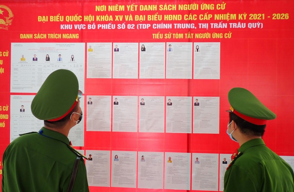 Hanoi’s police ensures security, order for the upcoming elections of deputies to the 15th National Assembly and all-level People’s Councils for 2021-2026. (Photo:VNA) Hanoi’s police ensures security, order for the upcoming elections of deputies to the 15th National Assembly and all-level People’s Councils for 2021-2026. (Photo:VNA)