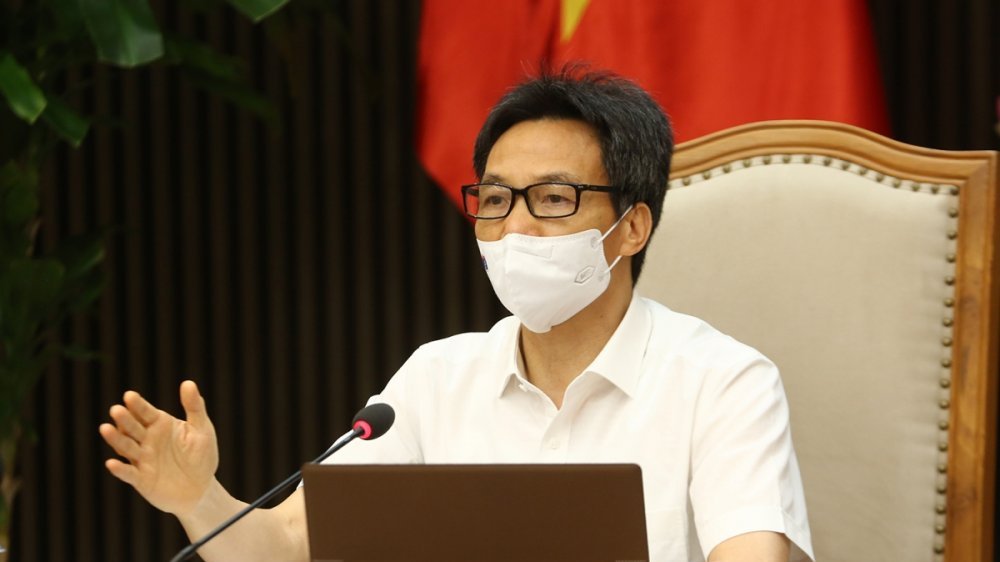 COVID-19 outbreaks at industrial parks must be kept in check, says Deputy PM Vu Duc Dam