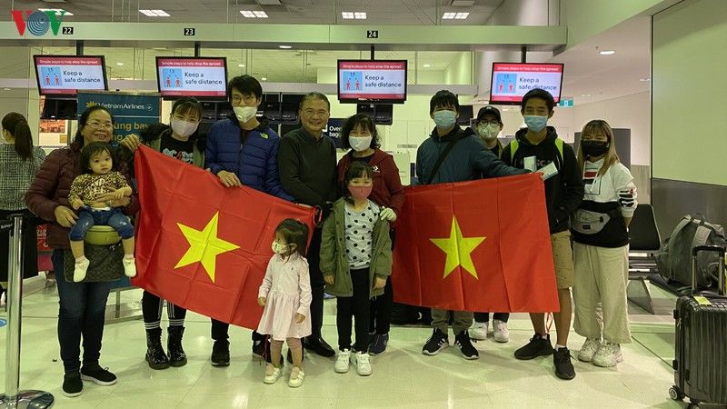 344 vietnamese citizens stranded in australia new zealand repatriated safely