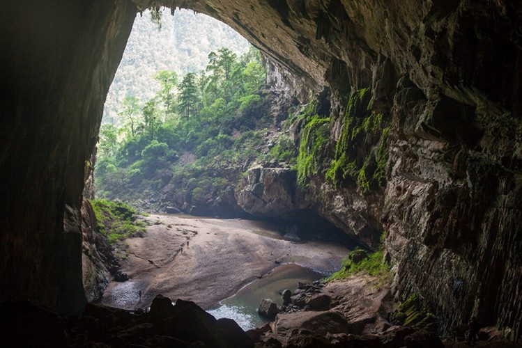 majestic phong nha ke bang national park through lens of foreign photographer