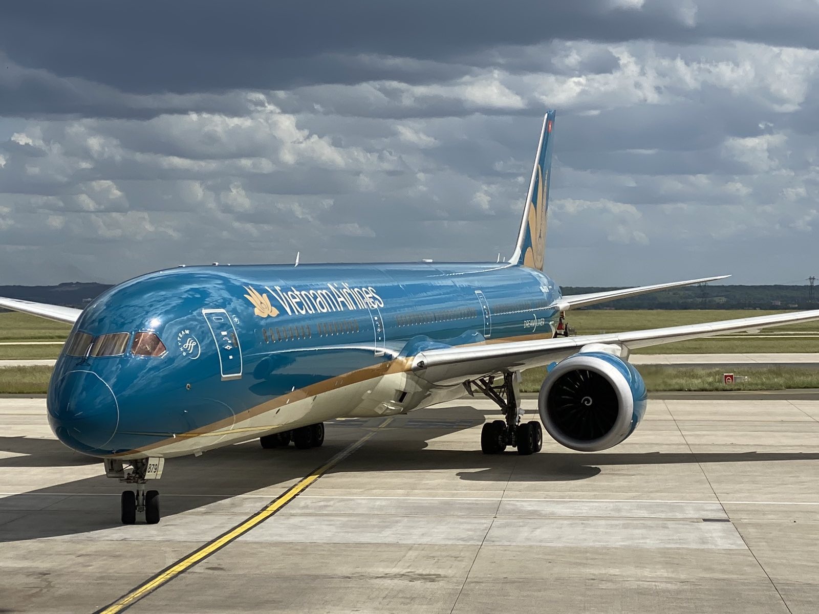 vietnam airlines launches three more domestic air routes