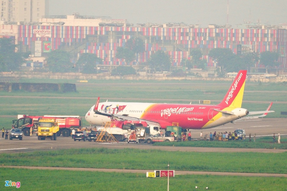 tan son nhat international airport reopens runway 25l07r after 20 hours of closure