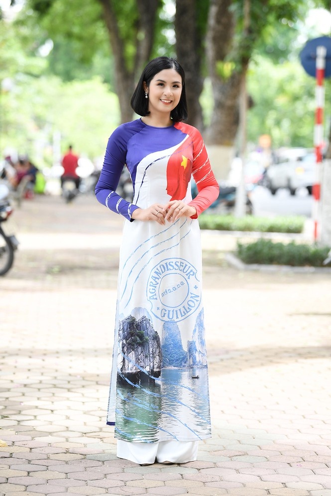 Ngoc Han explains that she is keen to introduce the beauty of the Vietnamese sea and islands to international friends through the collection. 3411 img 7521 ityu