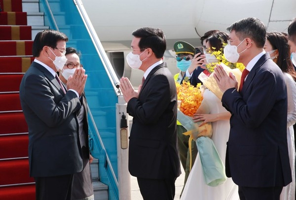 Top leader of Laos begins official friendship visit to Vietnam