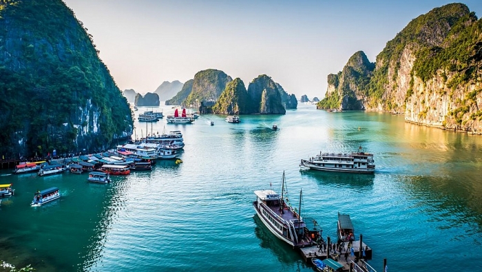 ha long bay enters top 10 most beautiful sunrise spots