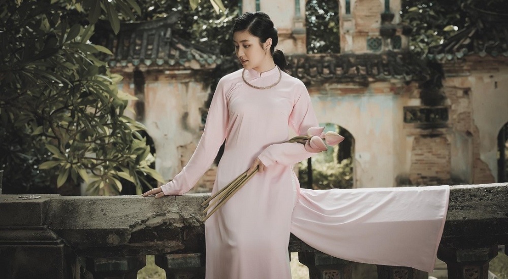1350 cau chuyyn byn quyyn ao dai viyt nam