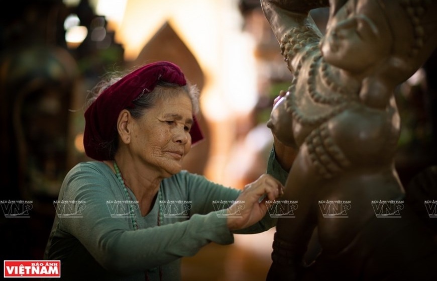 Cham ethnic people’s signature pottery products