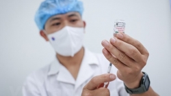 Liều thứ ba vaccine phòng Covid-19: Tiêm hay không tiêm?