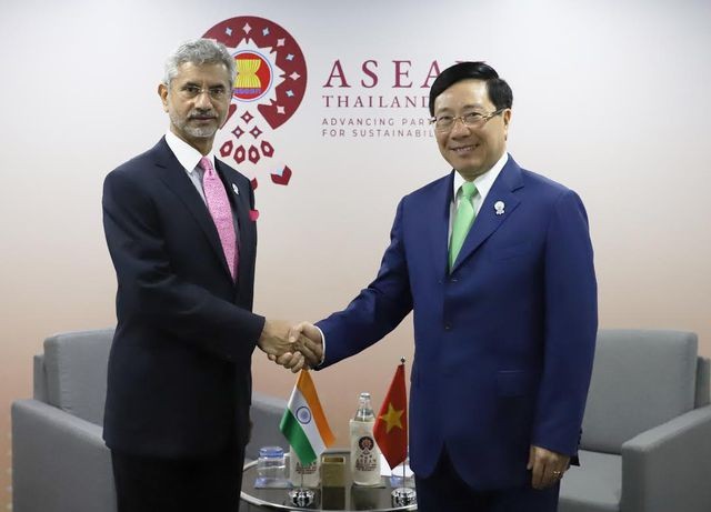 deputy pm held bilateral meetings on amm 52 sidelines