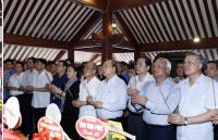 party leader president nguyen phu trong offers incense to president ho chi minh