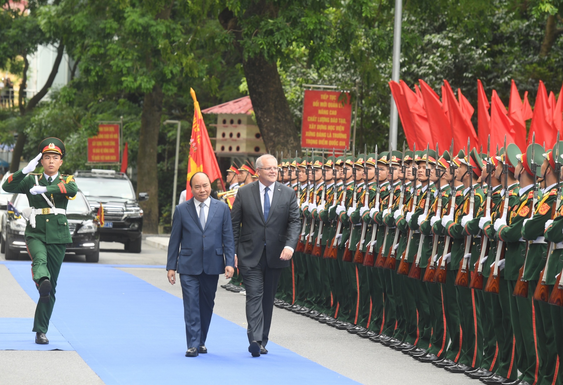 vietnamese australian prime ministers visit vietnams level 2 field hospital