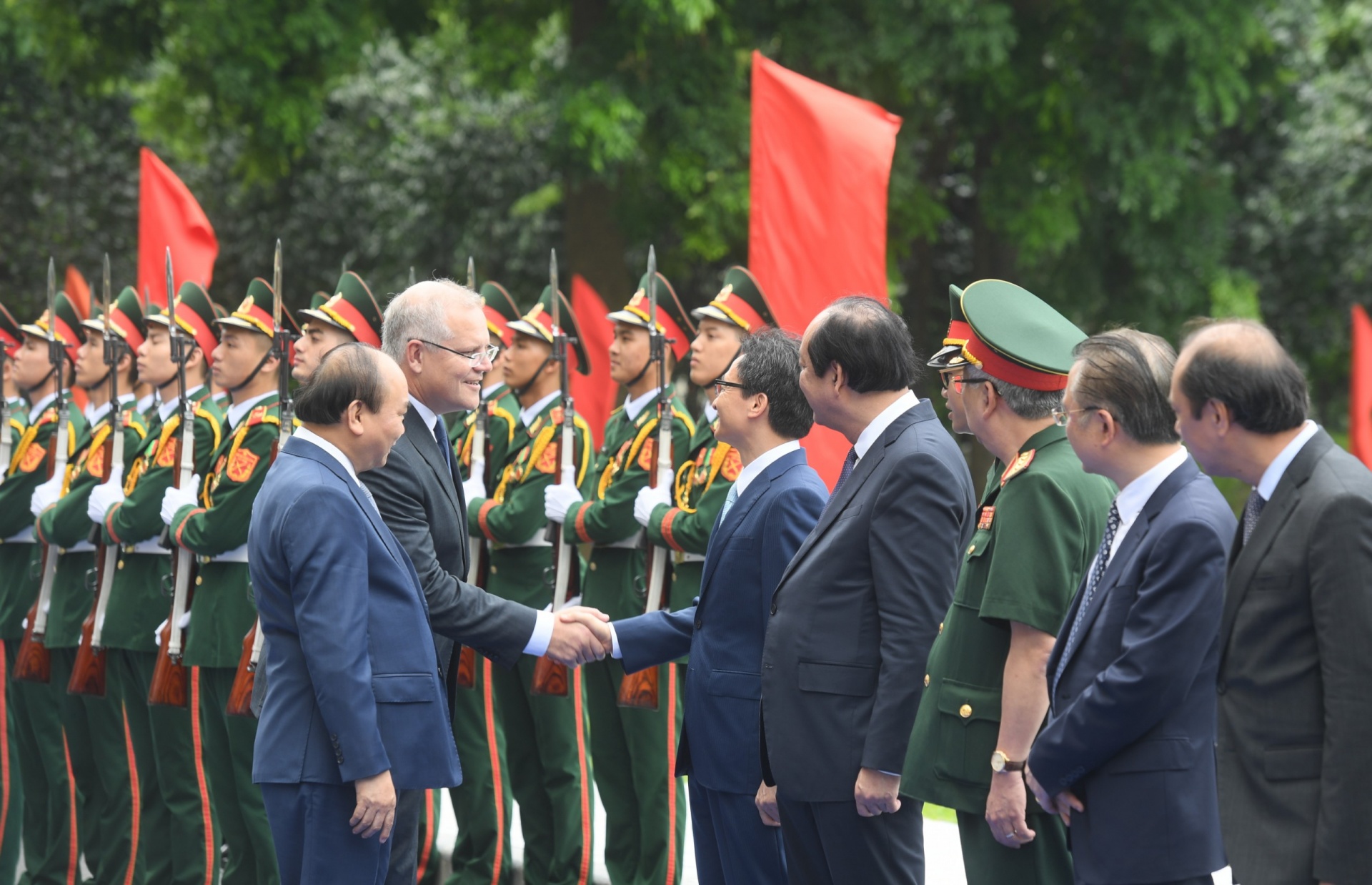 vietnamese australian prime ministers visit vietnams level 2 field hospital