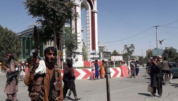 Các tay súng Taliban ở thành phố Ghazni, Afghanistan, ngày 12 tháng 8 năm 2021. | Ảnh: Xinhua