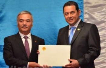 Guatemala President praises Vietnam’s role in Asia-Pacific