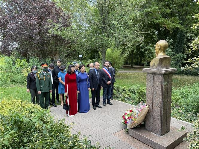 President Ho Chi Minh remembered in France, Singapore