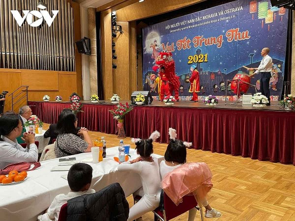 Mid-Autumn Festival organised for Vietnamese children in Ostrava