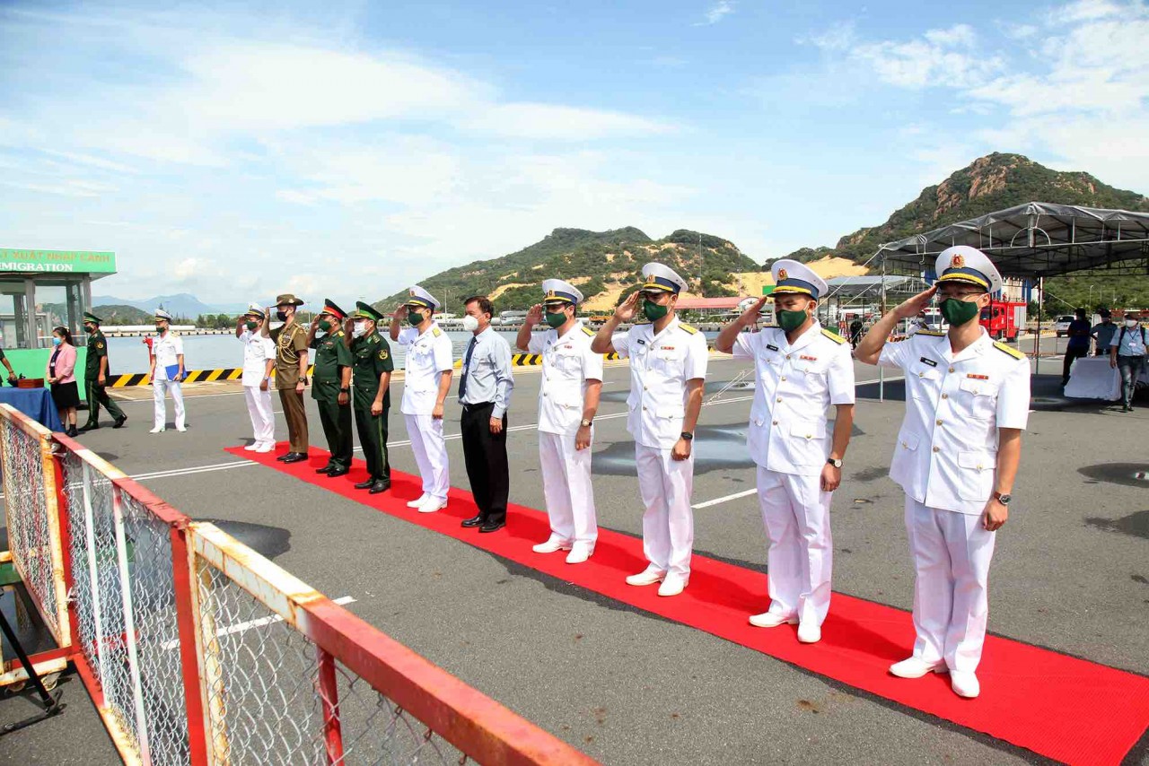 Australian Indo-Pacific Endeavour 2021 Task Group arrives in Viet Nam