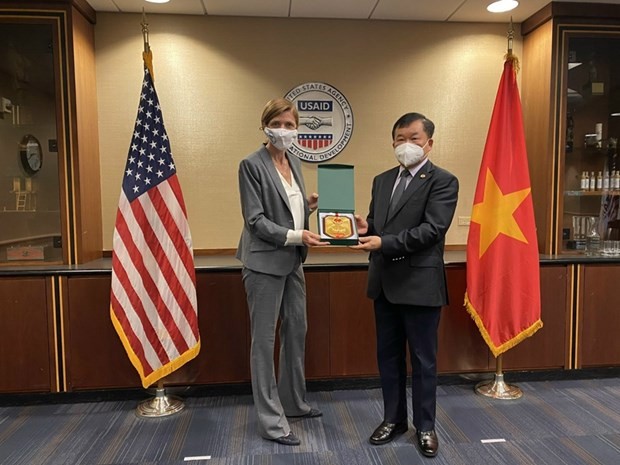 Viet Nam, US step up cooperation in tackling war consequences