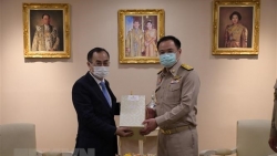 Đại sứ Phan Chí Thành chào xã giao Phó Thủ tướng, Bộ trưởng Y tế Thái Lan
