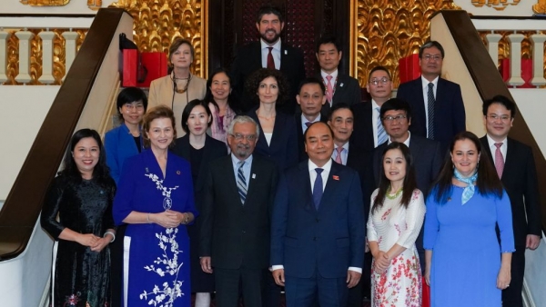 Prime Minister Nguyen Xuan Phuc welcomes UN officials in Vietnam