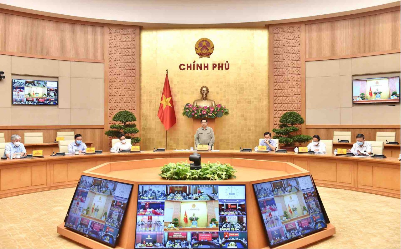 Changed mindset needed in COVID-19 control and prevention: Prime Minister Pham Minh Chinh