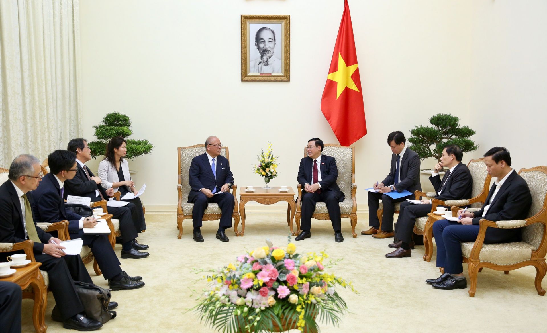 vietnam sticks importance to extensive strategic partnership with japan