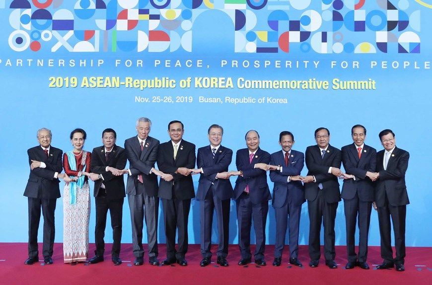 pm attends asean rok commemorative summit