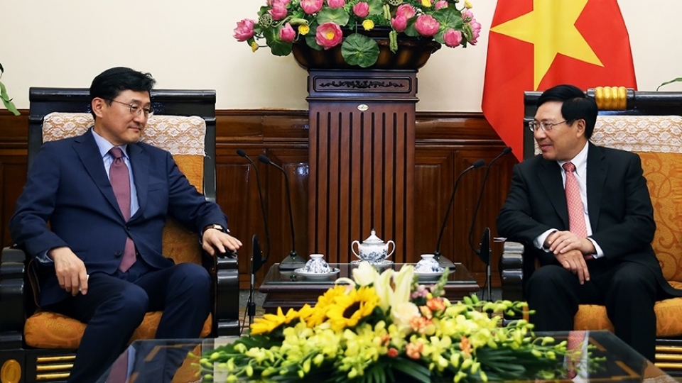 deputy pm urges stronger vietnam rok cooperation