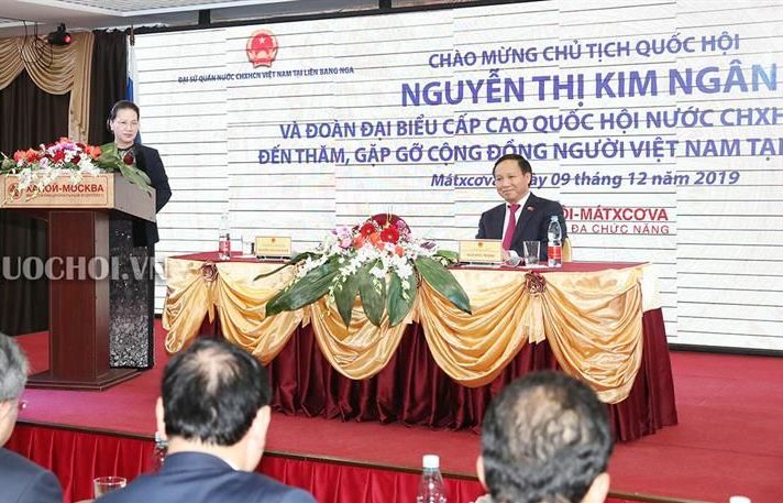 NA Chairwoman meets Vietnamese community in Russia