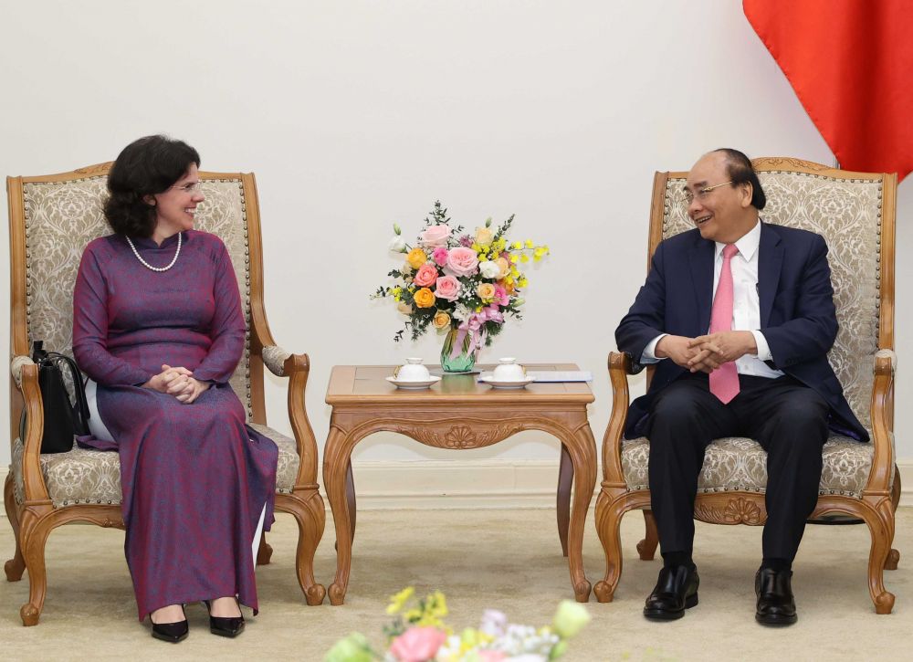 Prime Minister Nguyen Xuan Phuc receives outgoing Cuban Ambassador