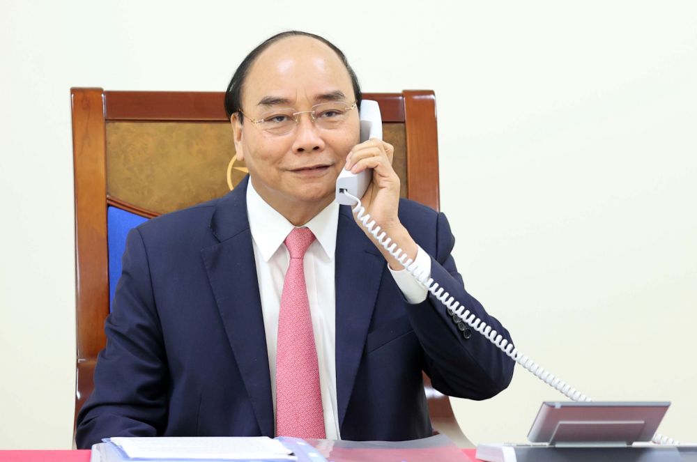 Vietnamese, Dutch PMs hold phone talks