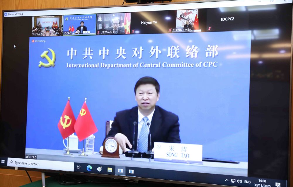 Head of the International Liaison Department of the Communist Party of China (CPC) Central Committee Song Tao at the event (Photo: VNA)