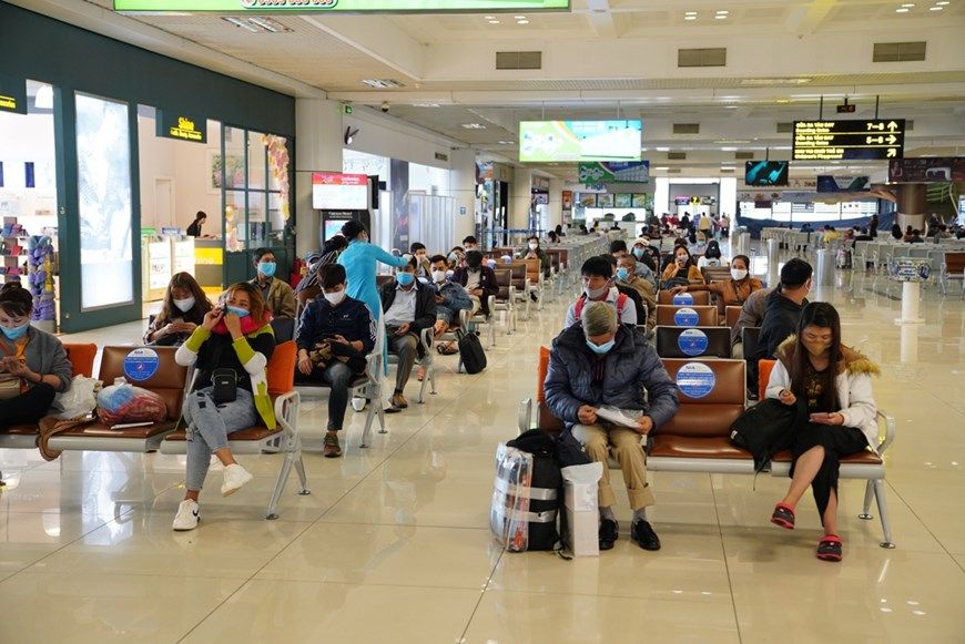 In order to receive the certificate, Noi Bai had to undergo a strict assessment of health safety measures at the airport. (Photo: VNA)