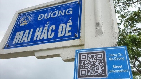 Da Nang pilots QR code technology for tourist information search