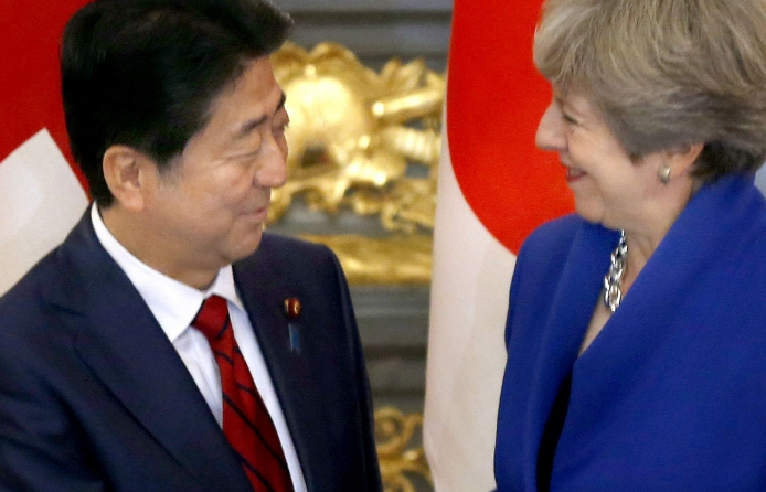 Thủ tướng Nhật thăm Anh, ủng hộ thỏa thuận Brexit của Thủ tướng May