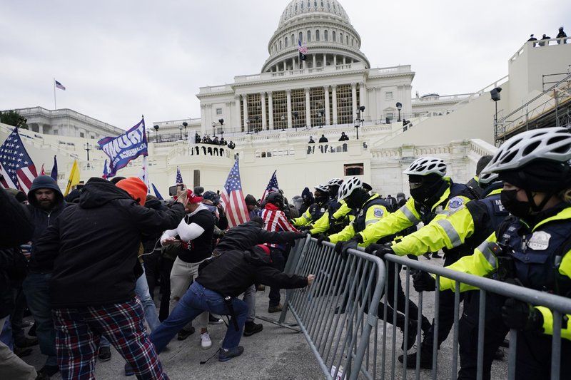 Bạo loạn ở Mỹ: Chính giới nổi giận; LHQ lên án, hàng loạt đồng minh choáng váng; Ông Trump đối mặt cuộc luận tội