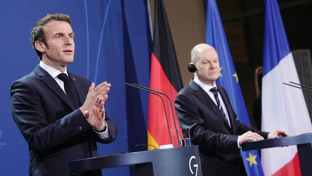 Mặc Nga năm lần bảy lượt bác cáo buộc tấn công Ukraine, Pháp-Đức gióng chuông cảnh báo 'cái giá đắt'. (Nguồn: AFP)