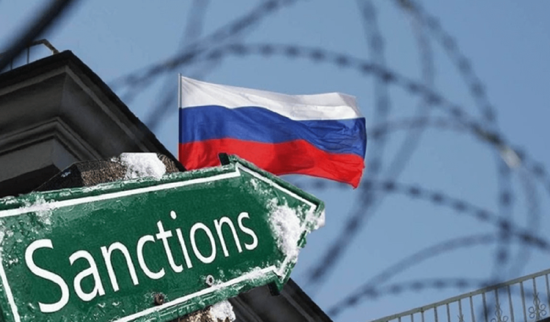 EU lên danh sách đòn trừng phạt Nga, Anh tuyên bố không loại trừ khả năng nhằm vào Tổng thống Putin. (Nguồn: Qirim News) EU lên danh sách đòn trừng phạt Nga, Anh tuyên bố không loại trừ khả năng nhằm vào Tổng thống Putin. (Nguồn: Qirim News)
