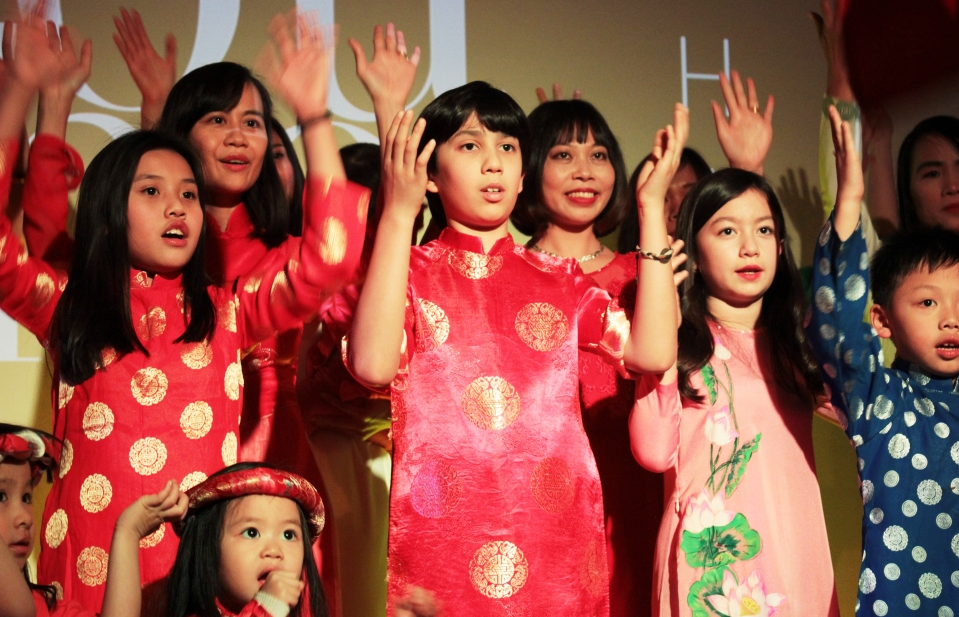 Âm nhạc Việt "Chạm" đến tâm hồn khán giả Pháp