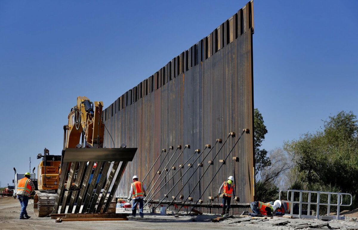 Tiếp tục giảm chi cho quốc phòng, Lầu Năm Góc rót thêm 3,8 tỷ USD xây bức tường biên giới