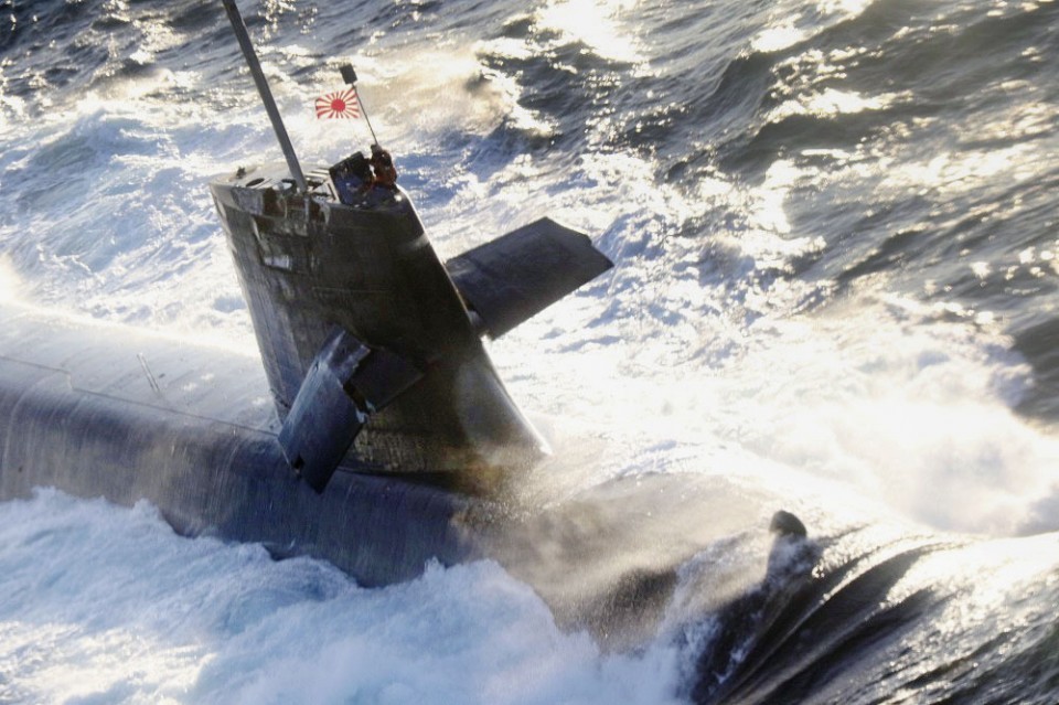 Tàu ngầm Nhật Bản va chạm với tàu hàng treo cờ Hong Kong hư hại nặng, Tokyo quyết điều tra rõ ràng