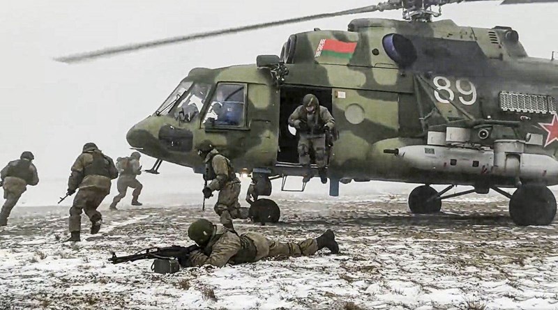 Nga tập trận cùng Belarus, tuyên bố sẵn sàng cung cấp cho Minsk mọi vũ khí có thể. (Nguồn: Al Mayadeen)