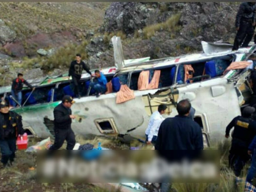 ​Peru: Xe bus rơi xuống vực, gần 50 người thương vong