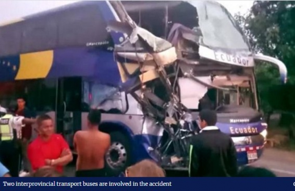 ecuador tai nan xe bus nghiem trong hon 60 nguoi thuong vong