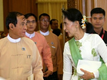 ​Myanmar: Thêm một nhân vật thân cận với bà Suu Kyi từ chức