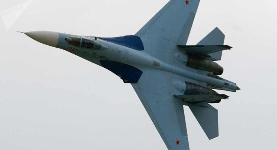 ​Tiêm kích cơ Su-27 chặn máy bay trinh thám của Mỹ gần không phận Nga