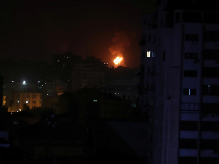 Israel "ăn đũa trả đũa" với Hamas ở Gaza đáp trả vụ bắn rocket vào Tel Aviv
