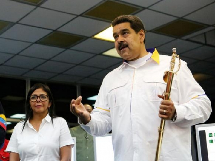 ​Tổng thống Venezuela yêu cầu nội các trao trả chức vụ trong bối cảnh "thù trong giặc ngoài"